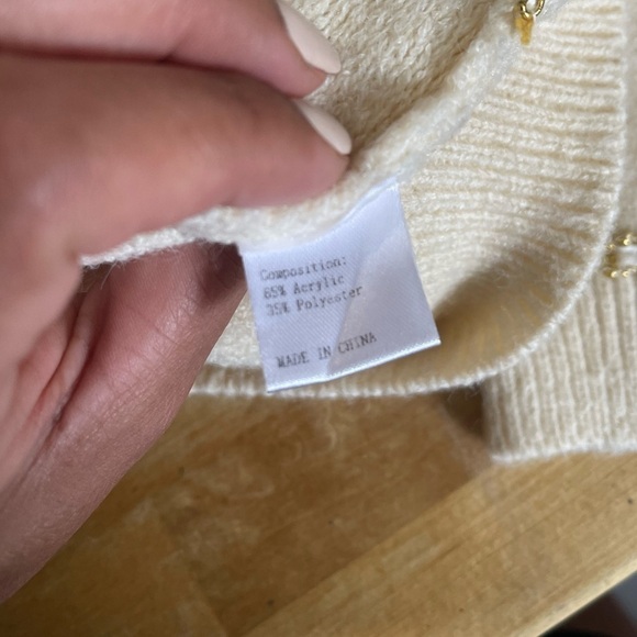 Knit Mix Women Cropped Cardigan Sweater With Button Closure - Picture 4 of 9